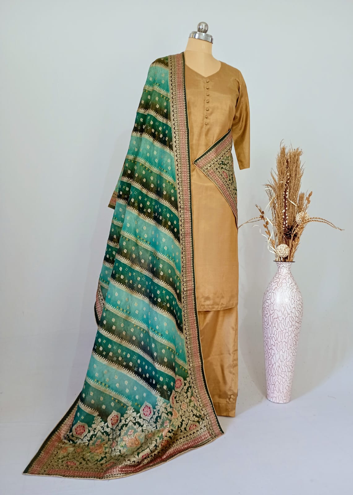 Tissue Position Print Dupatta in shades of Teal