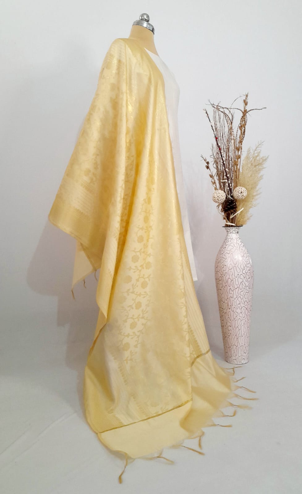 Banarasi Tapeta Silk Cream Dupatta