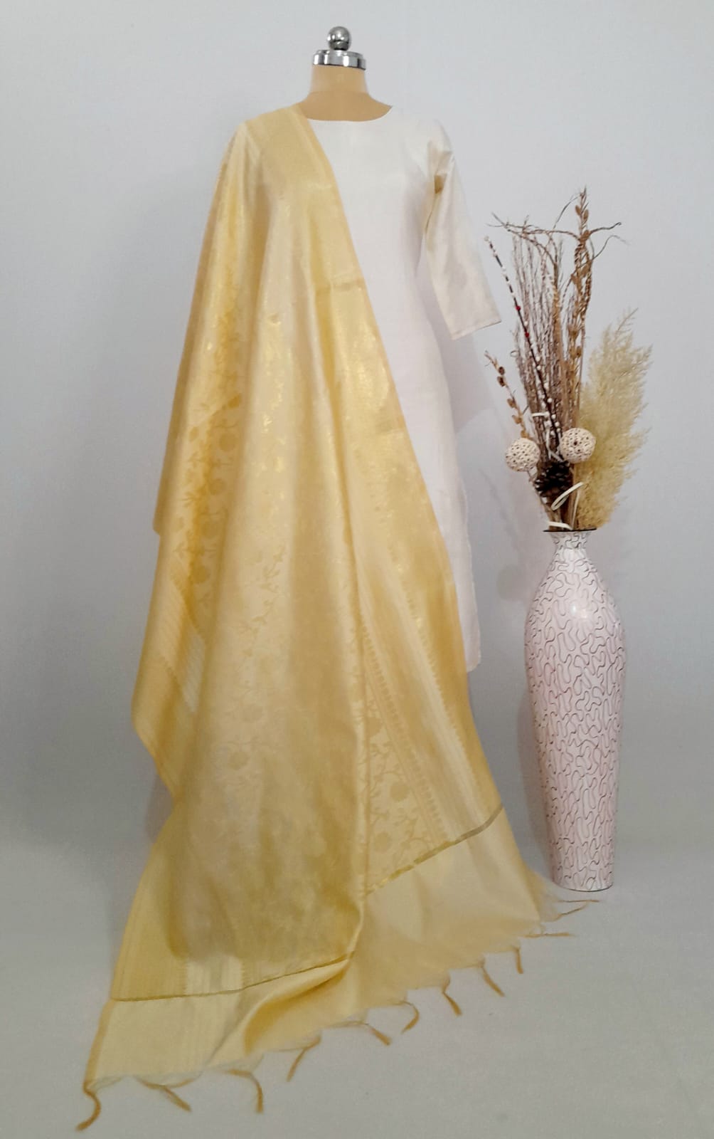 Banarasi Tapeta Silk Cream Dupatta