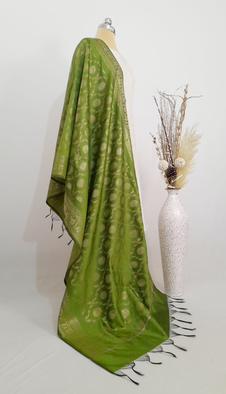 Banarasi Tapeta Silk Olive Green Dupatta