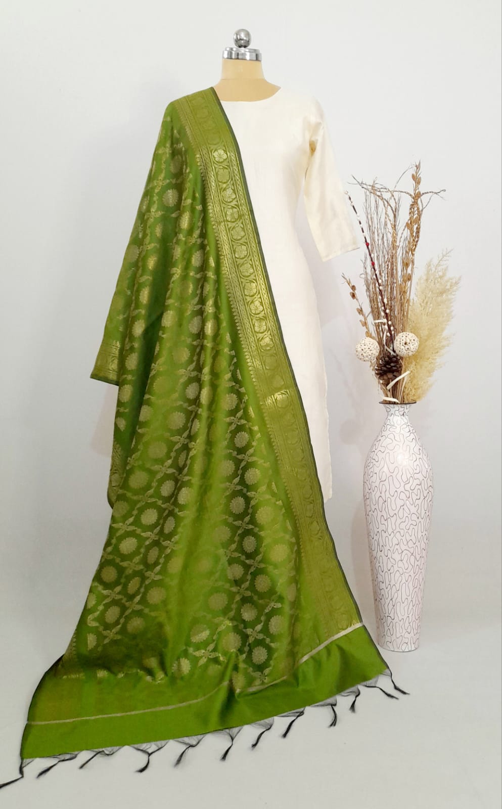 Banarasi Tapeta Silk Olive Green Dupatta