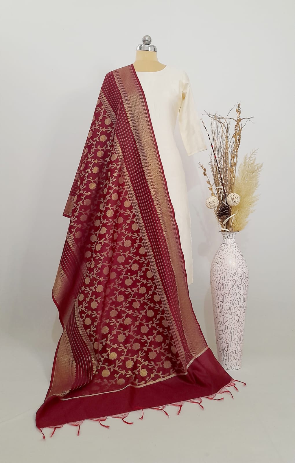 Banarasi Tapeta Silk Maroon Dupatta